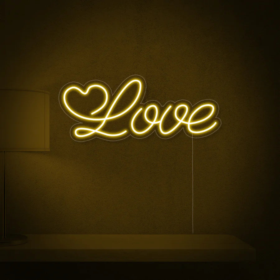 Love cuore neon