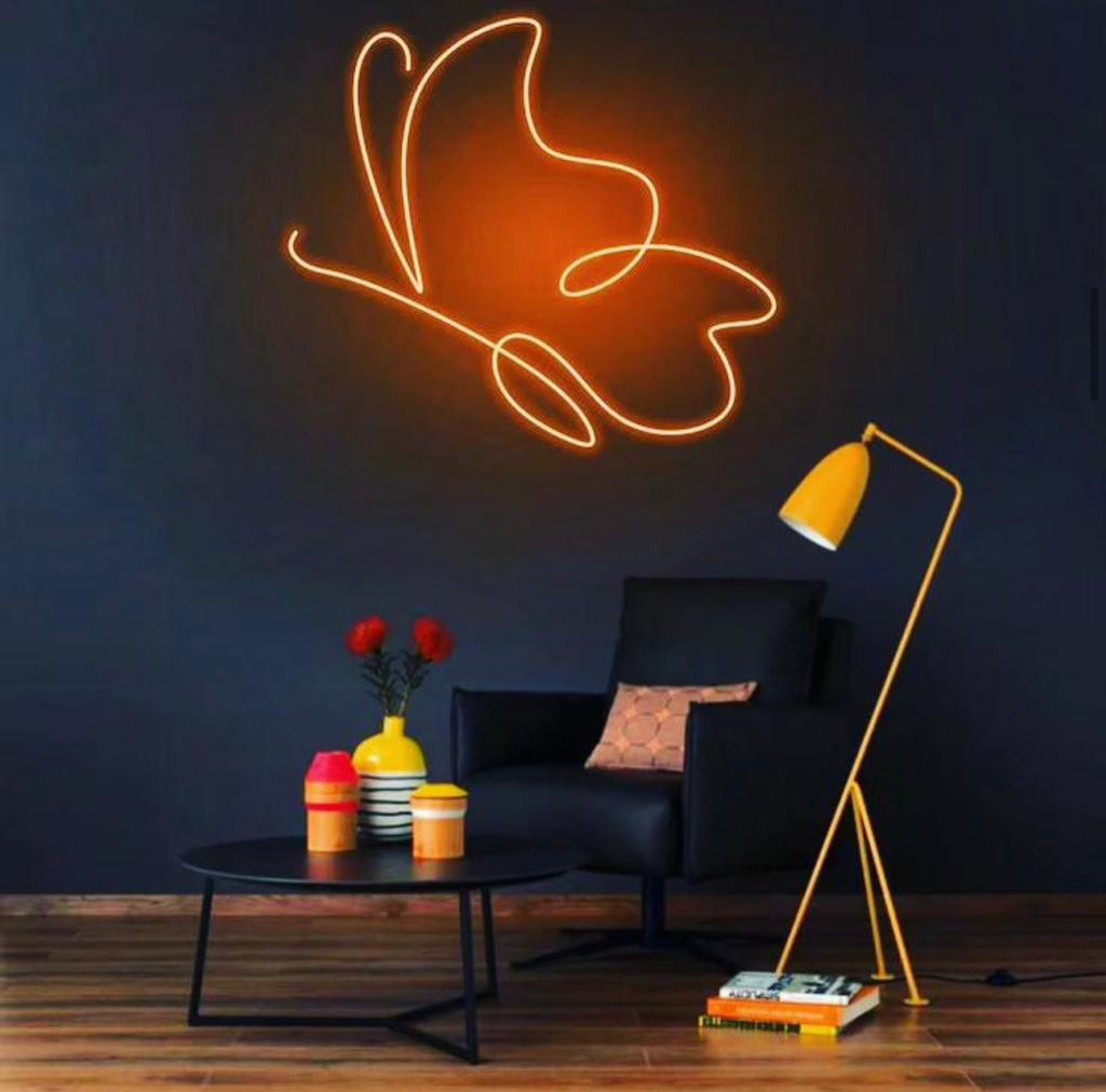 farfalla in volo neon