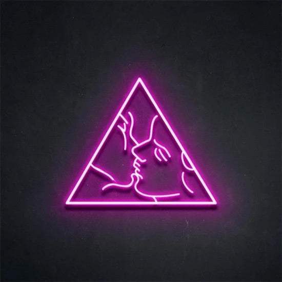 triangolo neon bacio with pink neon light featuring kissing faces inside a triangle on a dark background